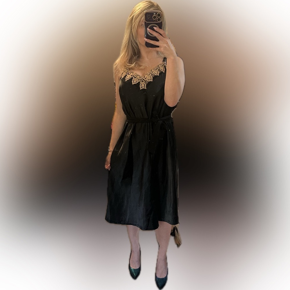 Vintage Y2K Era Secret Treasures Black Chemise with Gold Accents XL - Picture 7 of 8